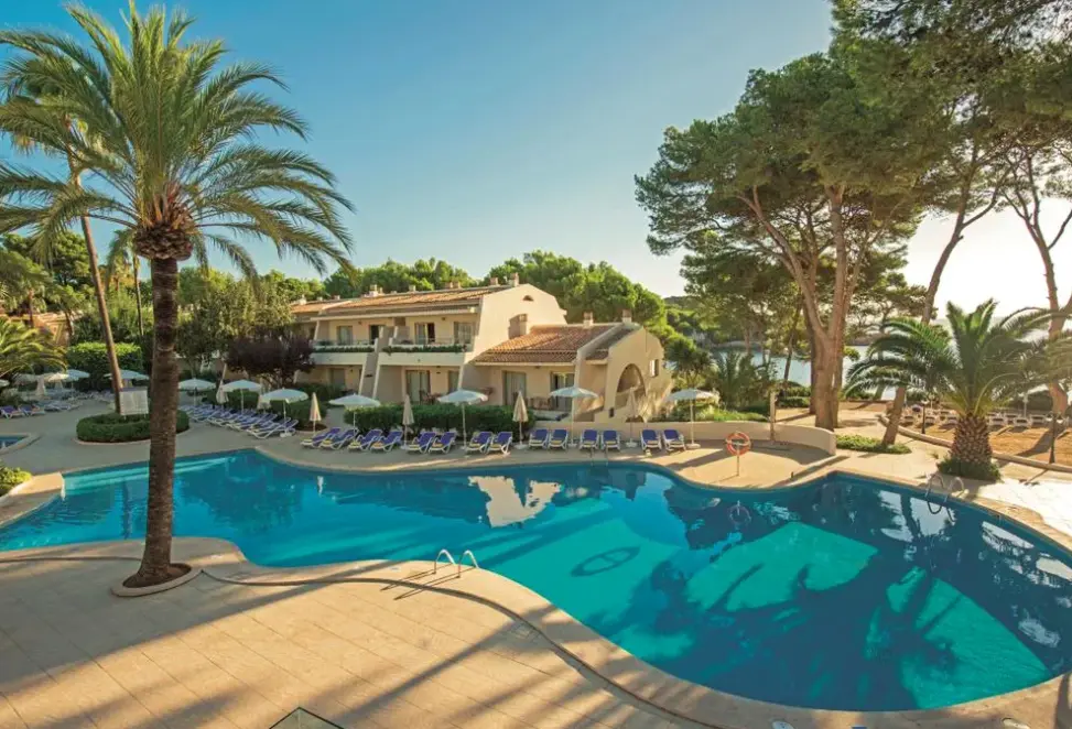 Basen w hotelu Iberostar Waves Pinos Park
