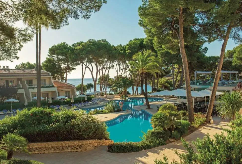 Basen w hotelu Iberostar Waves Pinos Park