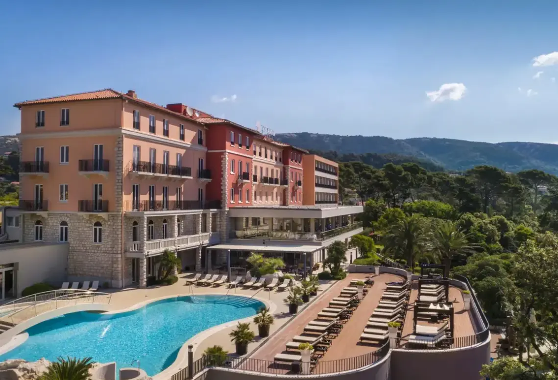 Basen w hotelu Imperial Heritage Hotel, Valamar Collection