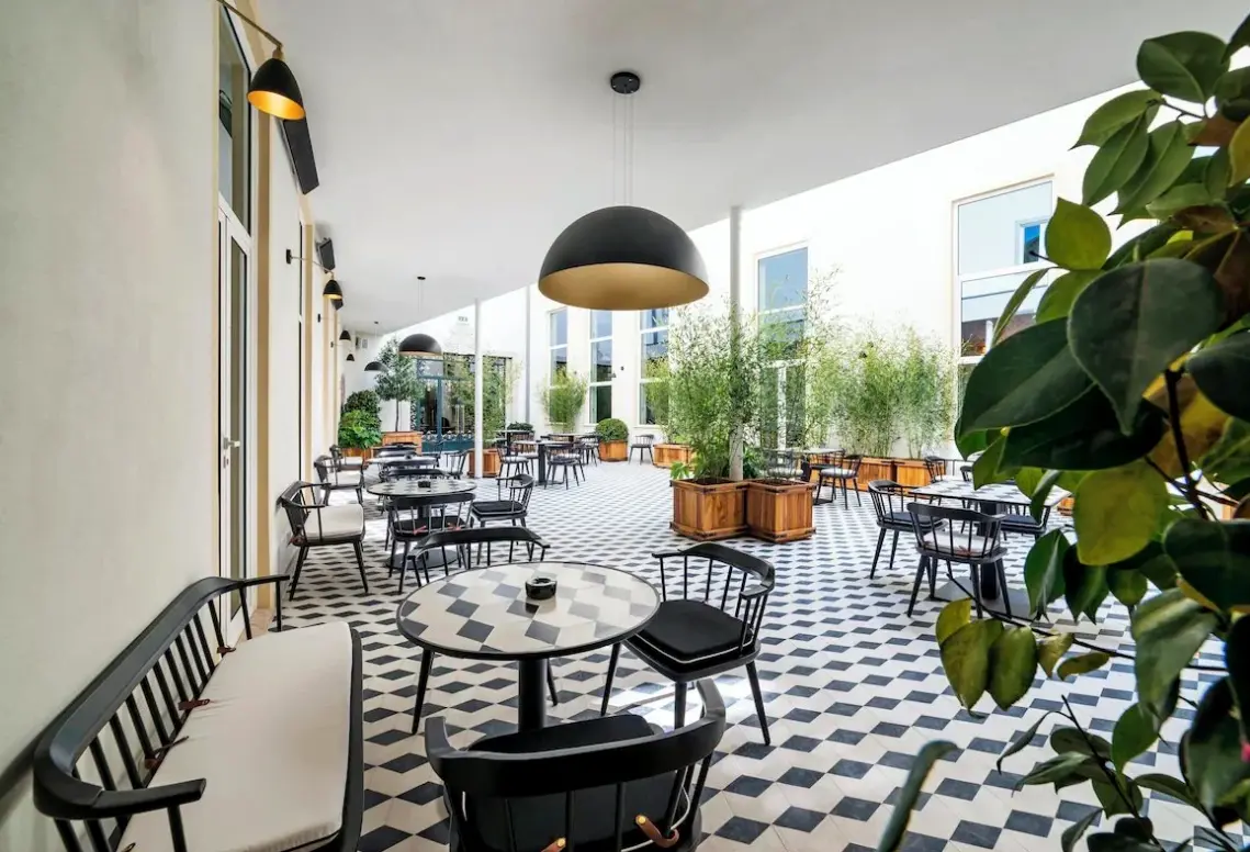 Restauracja i jedzenie w hotelu Infante Sagres