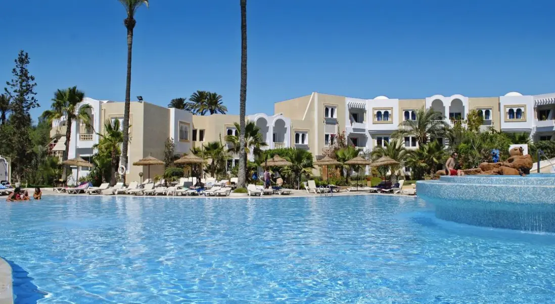 Basen w hotelu Joya Paradise