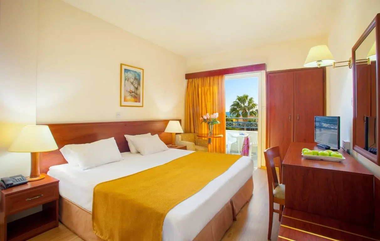 Kapetanios Limassol — KAPETANIOS BAY HOTEL PROTARAS