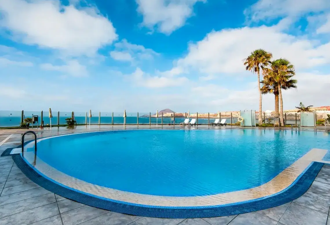 Basen w hotelu KN Hotel Arenas del Mar
