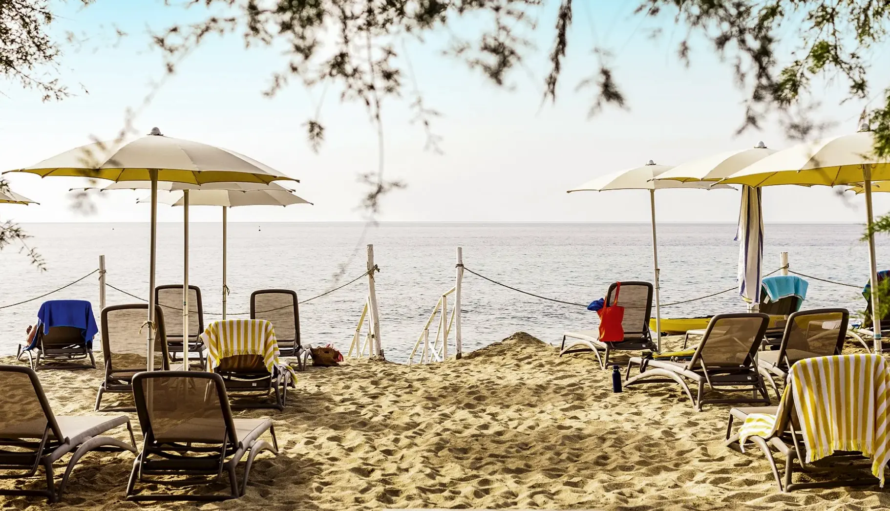 Plaża przy hotelu La Conchiglia Resort & Spa