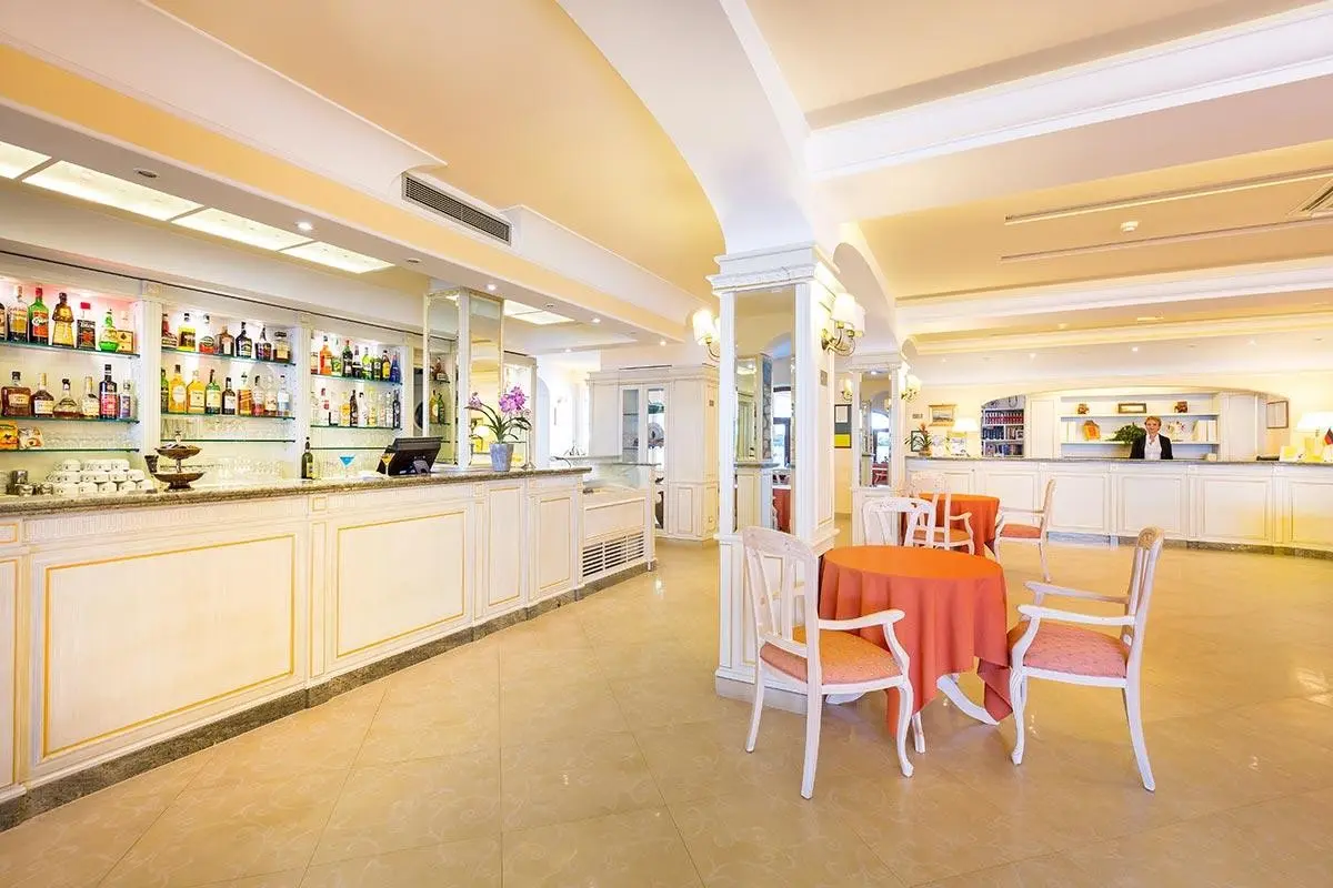 La Vue D’Or — LA VUE D'OR