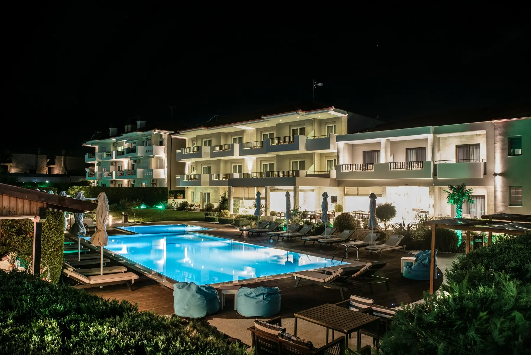 Basen w hotelu Lagaria Hotel & Apartments