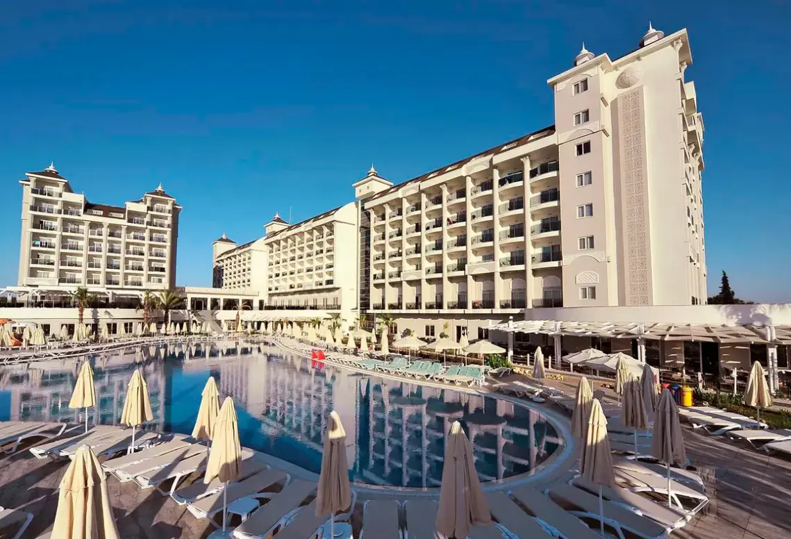 Basen w hotelu Lake & River Side