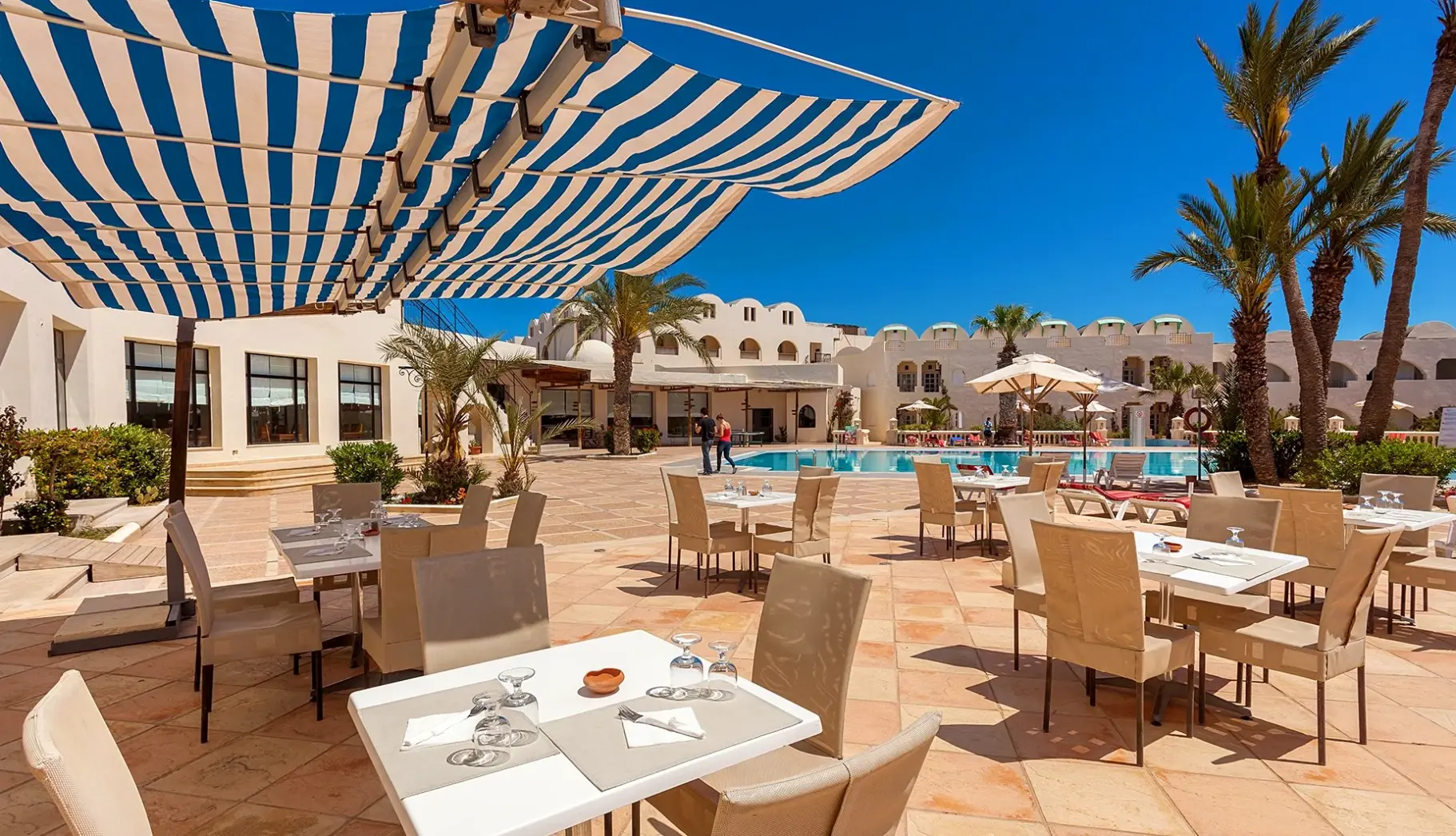 Basen w hotelu Le Petit Palais