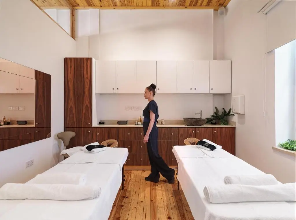 Leonardo Boutique Hotel — LEONARDO BOUTIQUE HOTEL LARNACA