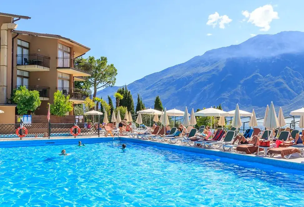 Basen w hotelu Leonardo da Vinci