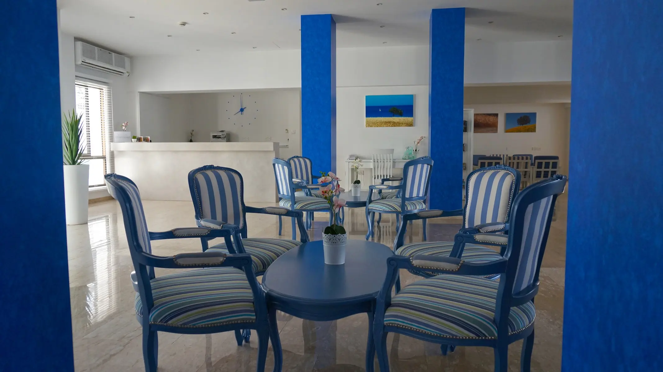 Lobby hotelu Liquid Hotel Apartments