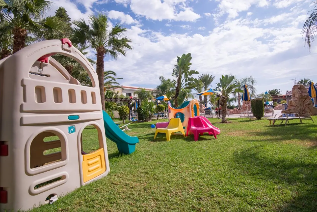 Loutsiana Hotel Apartments — LOUTSIANA