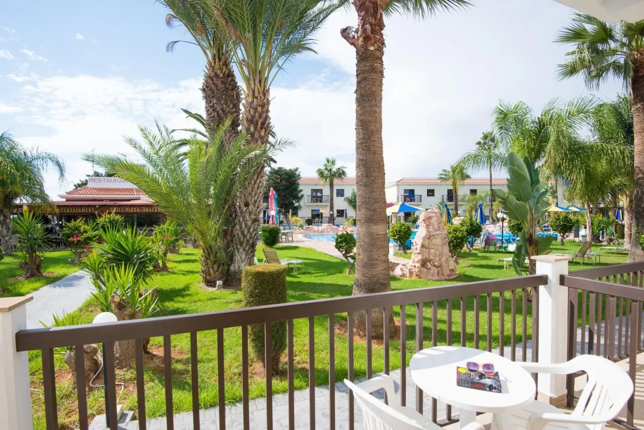 Loutsiana Hotel Apartments — LOUTSIANA