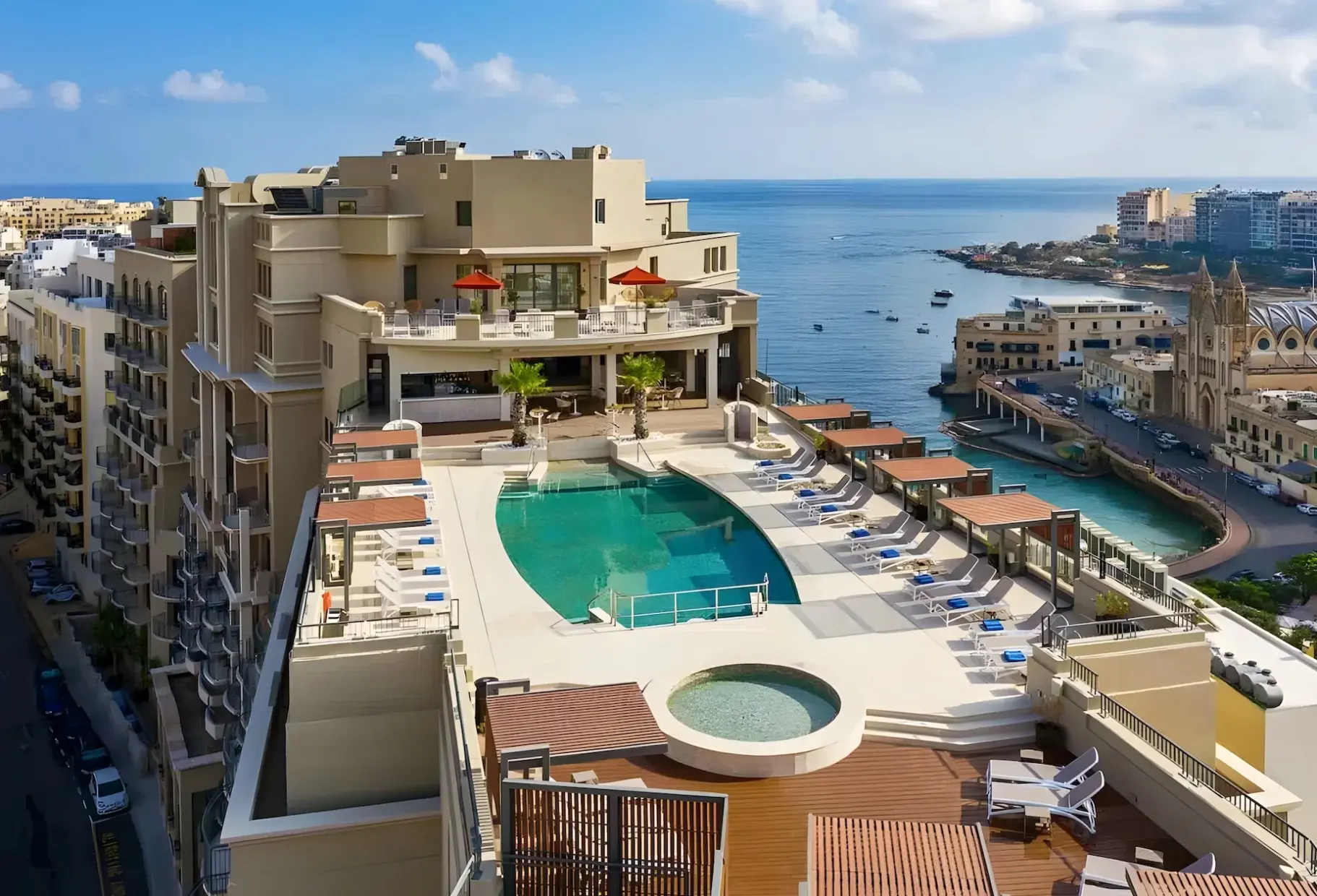 Basen w hotelu Malta Marriott Resort & Spa