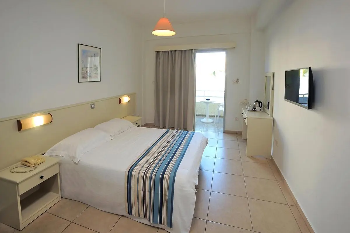 Mayfair Hotel & Gardens — MAYFAIR GARDENS