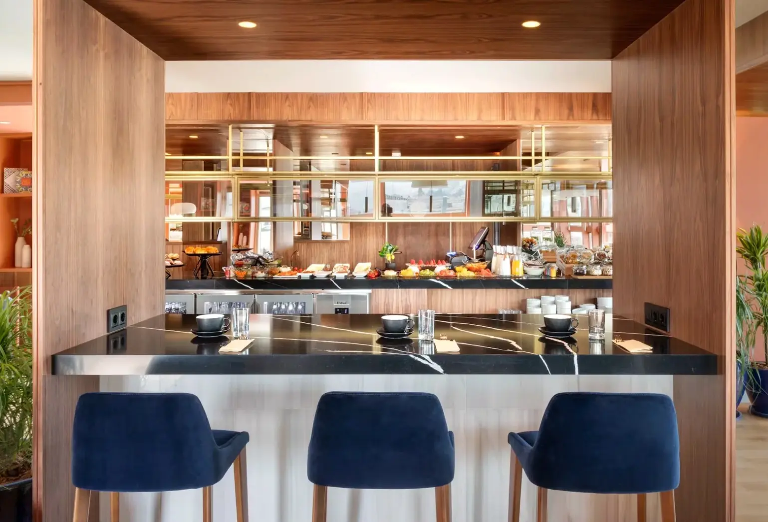 Restauracja i jedzenie w hotelu Meliá Granada