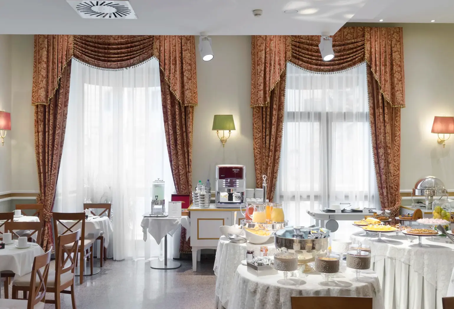 Restauracja i jedzenie w hotelu Milton Roma
