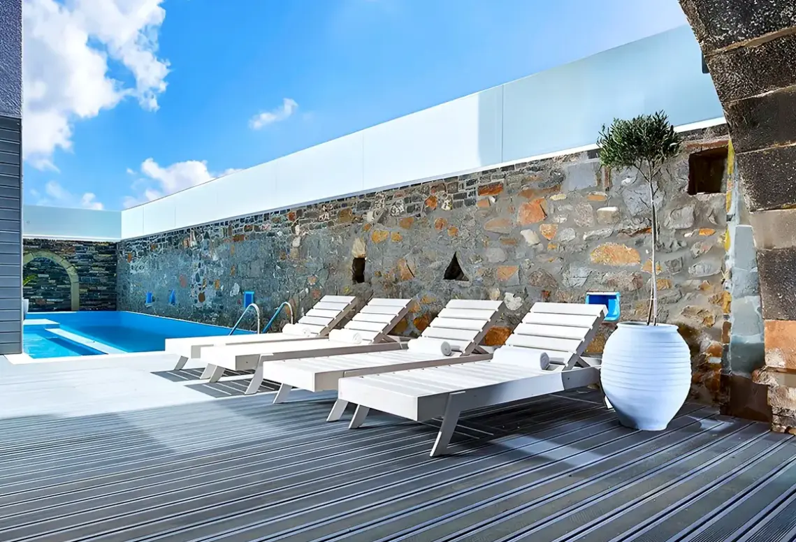Basen w hotelu Mistral Bay