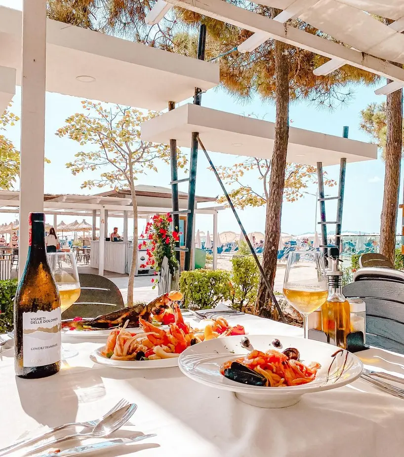 New Akileda — NEW AKILEDA HOTEL