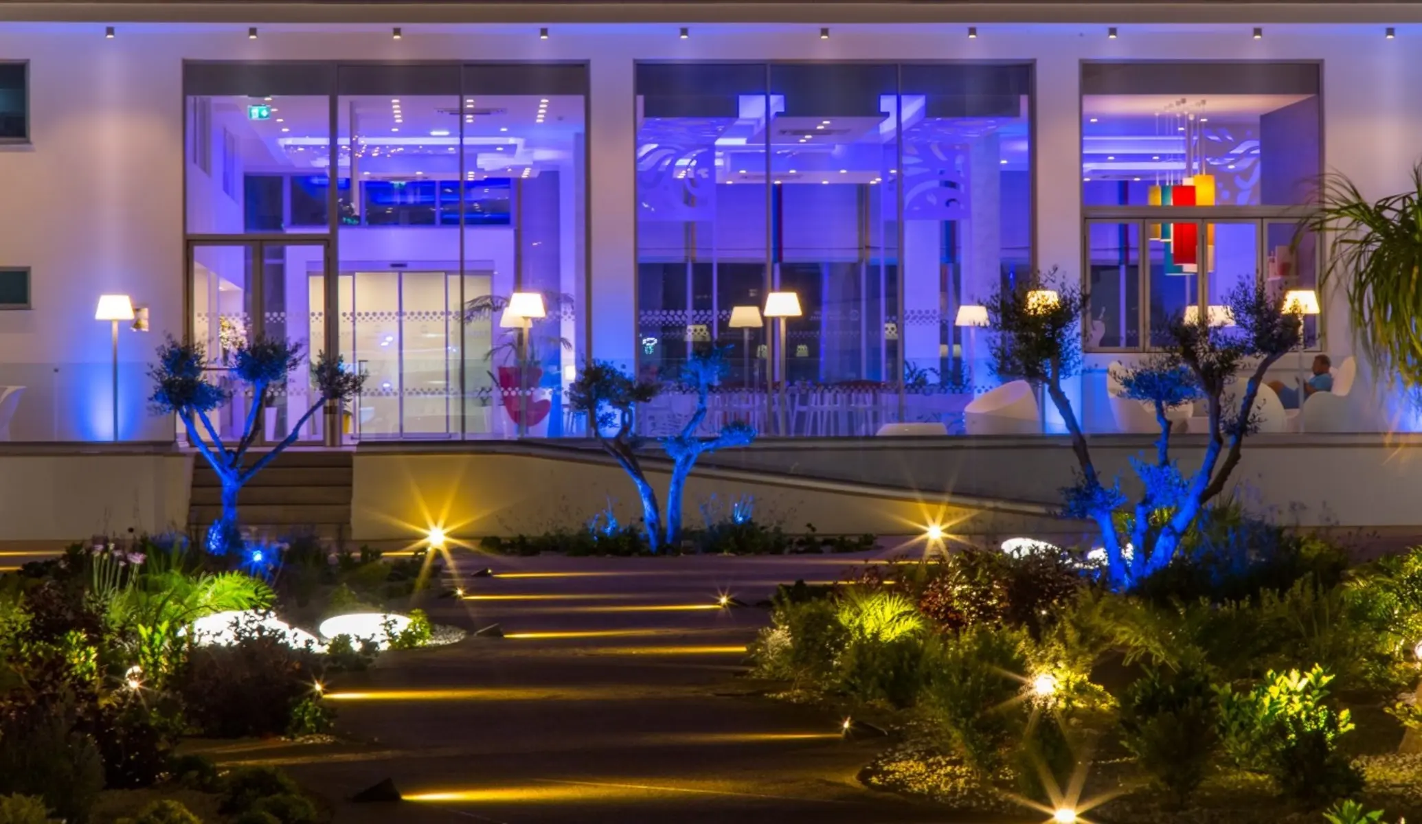 Nicholas Color Hotel — NICHOLAS COLOR