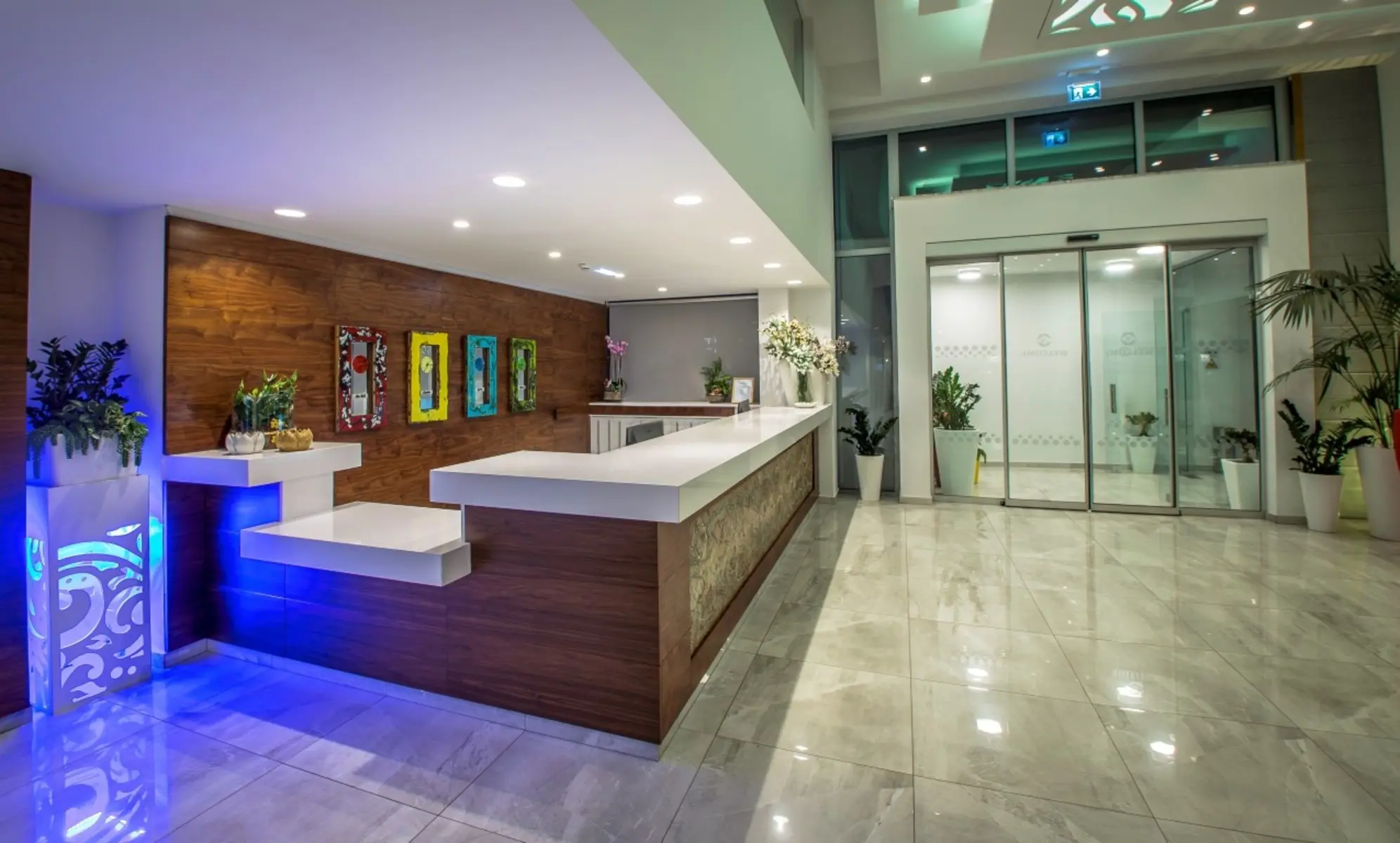 Nicholas Color Hotel — NICHOLAS COLOR