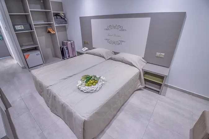 Nicholas Color Hotel — NICHOLAS COLOR