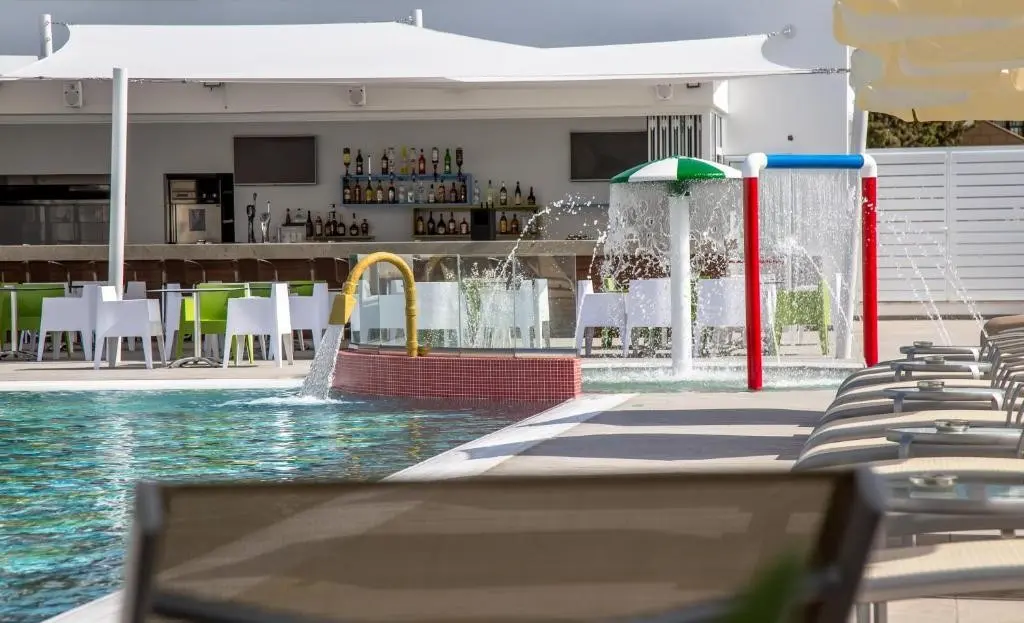 Nicholas Color Hotel — NICHOLAS COLOR