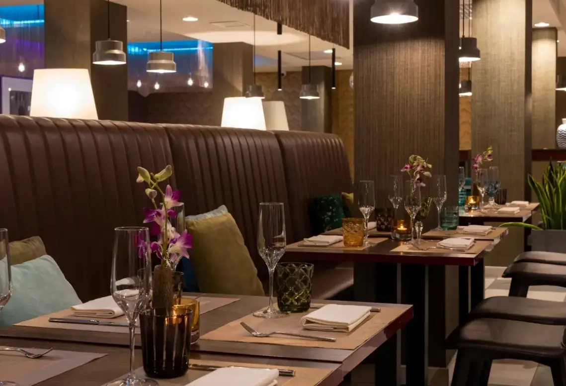 Restauracja i jedzenie w hotelu Nyx Hotel Milan