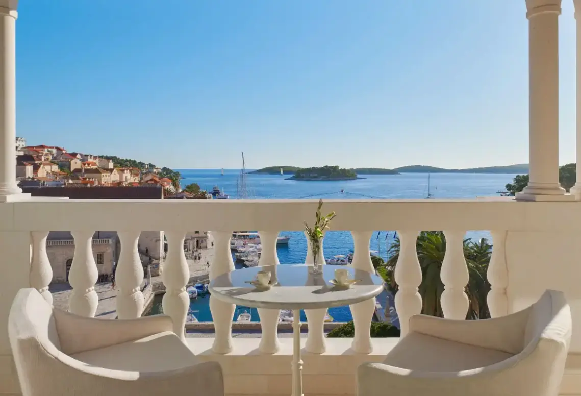 Widok z hotelu Palace Elisabeth Hvar Heritage Hotel