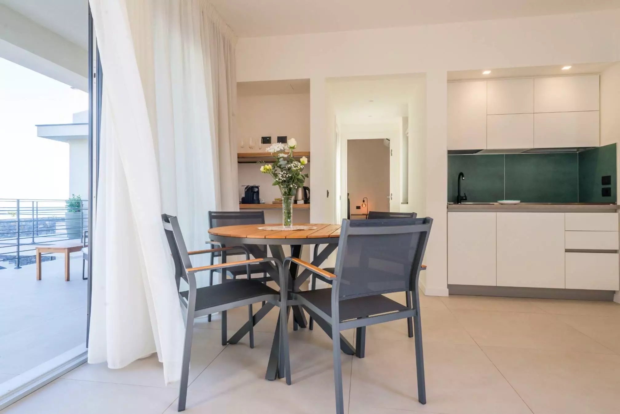 Restauracja i jedzenie w hotelu Paolimura Resort Apartment & SPA
