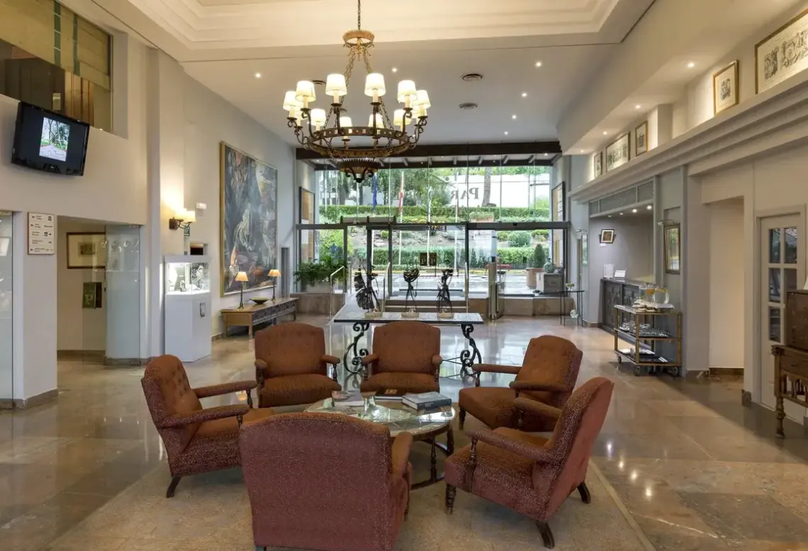 Lobby hotelu Parador de Córdoba