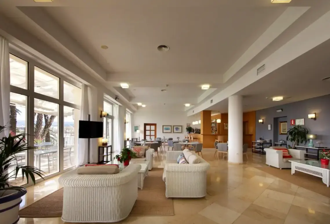 Lobby hotelu Parador de Jávea