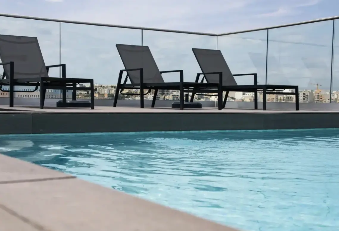 Basen w hotelu Park Heights By Warren Collection