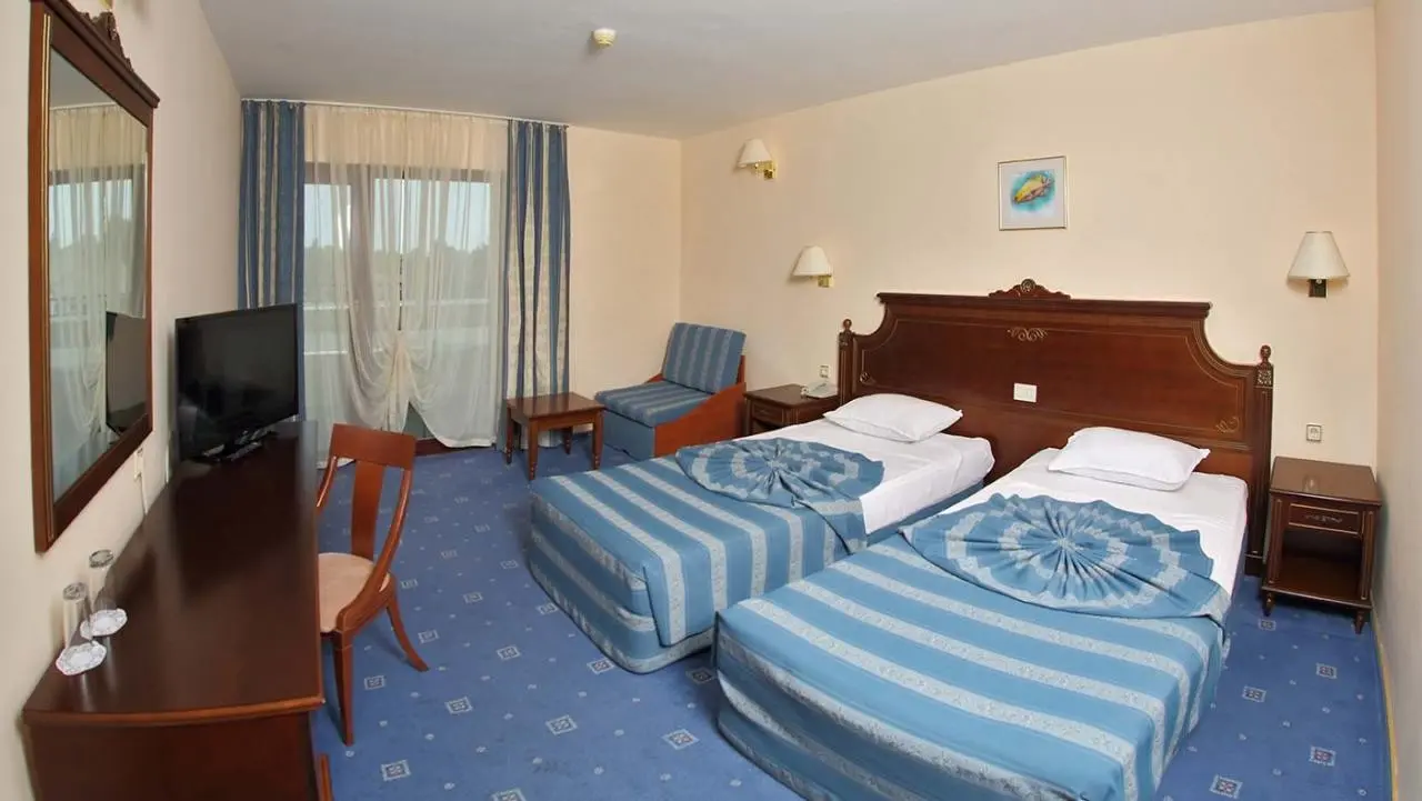 Pelican Duni Resort — PELICAN DUNI