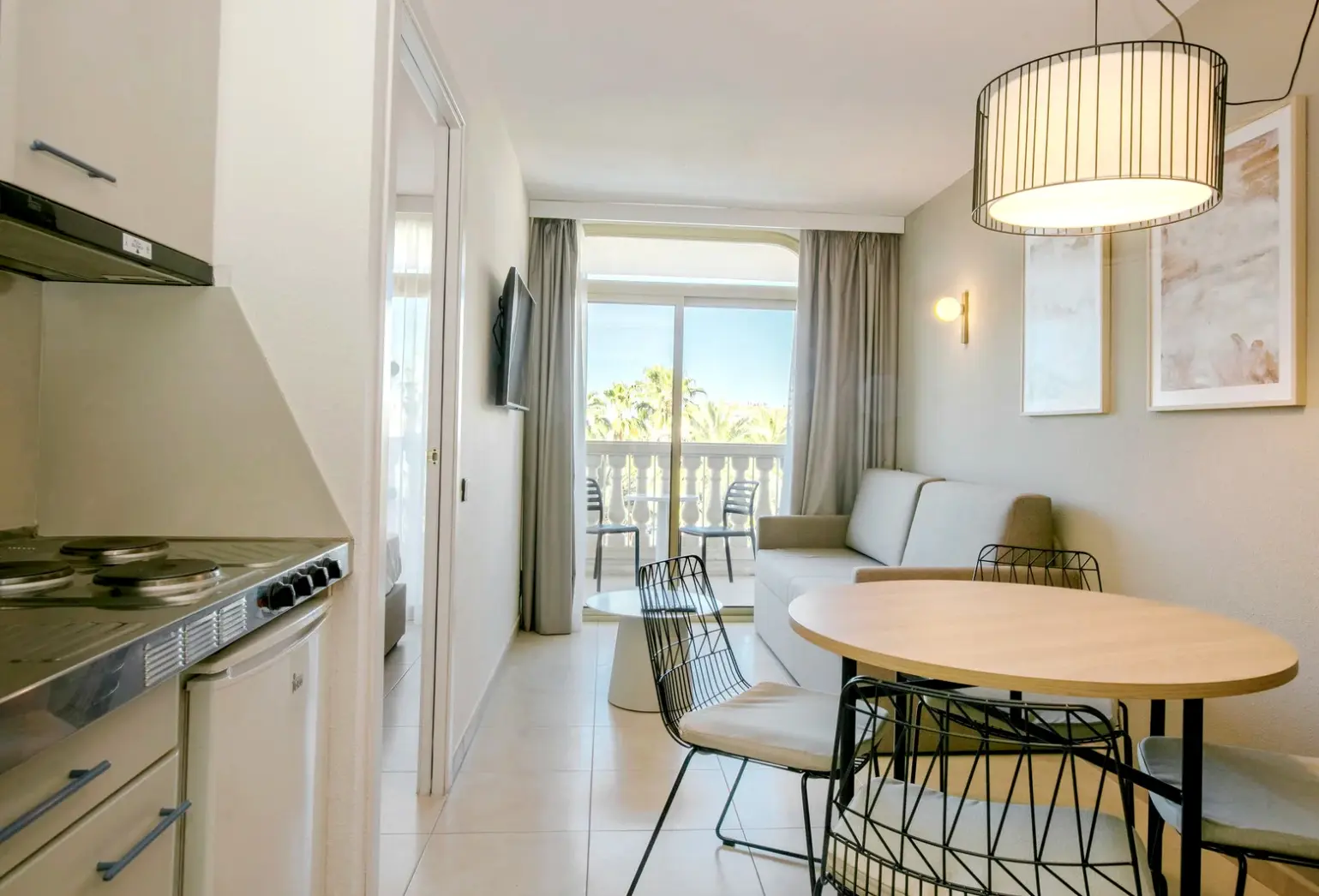 Restauracja i jedzenie w hotelu Ponient Dorada Palace by PortAventura World