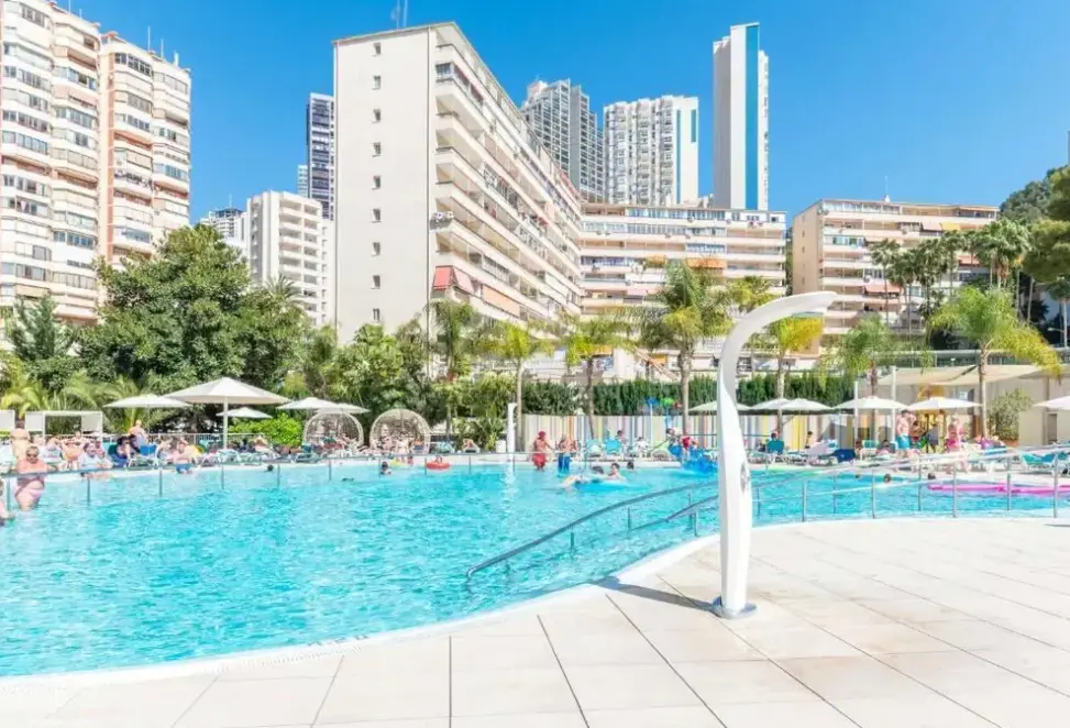 Basen w hotelu Port Benidorm