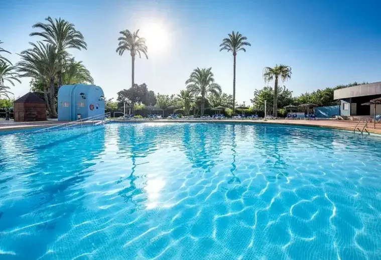 Basen w hotelu Poseidon Playas de Guardamar