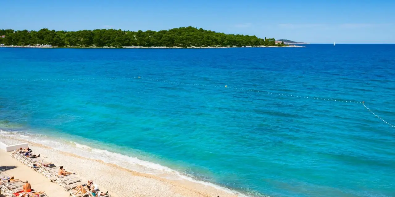 Plaża przy hotelu Remisens Hotel Albatros