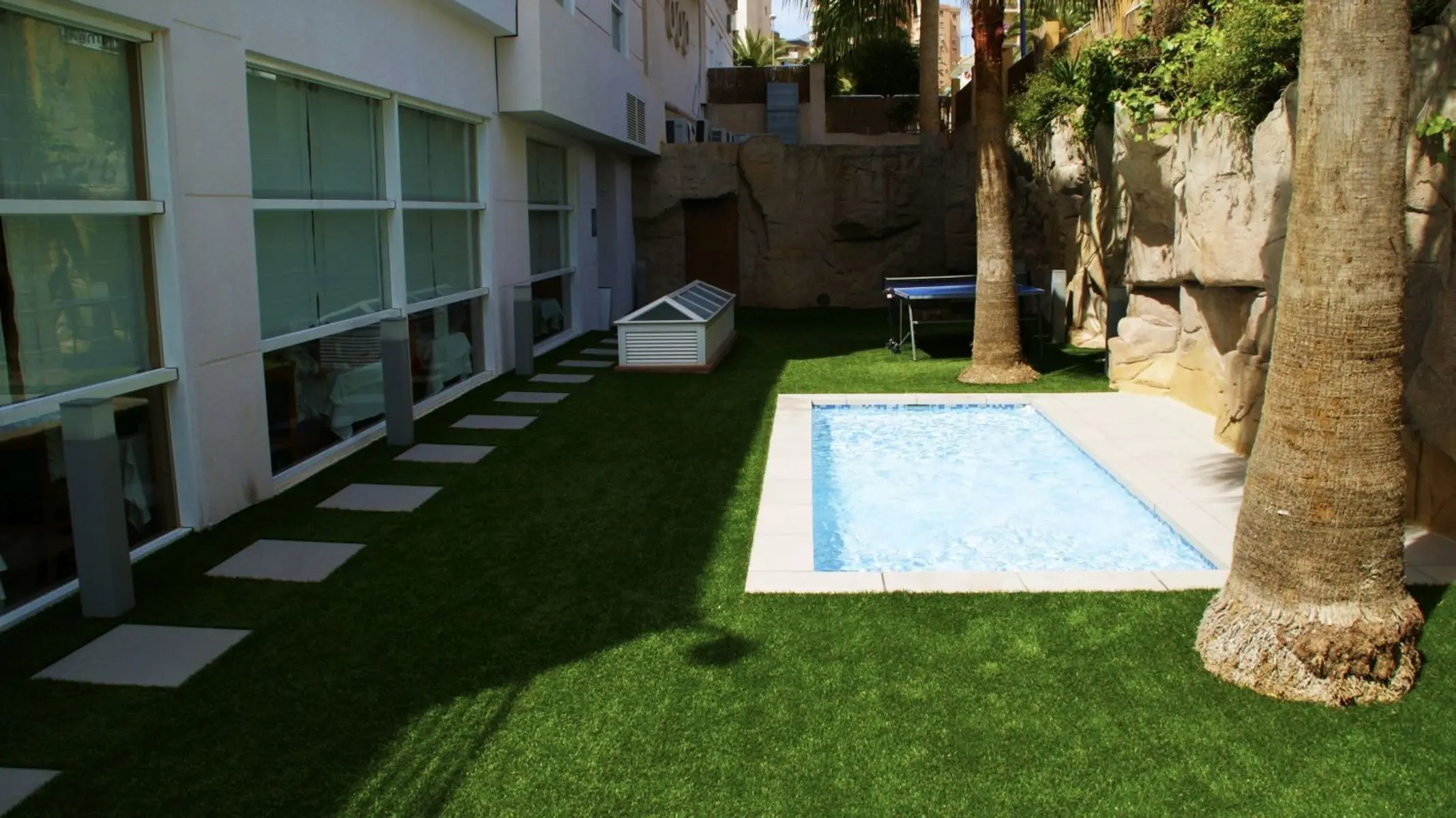 RH Victoria — RH VICTORIA