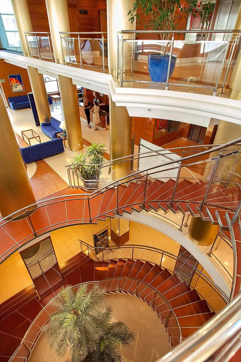 RH Victoria — RH VICTORIA