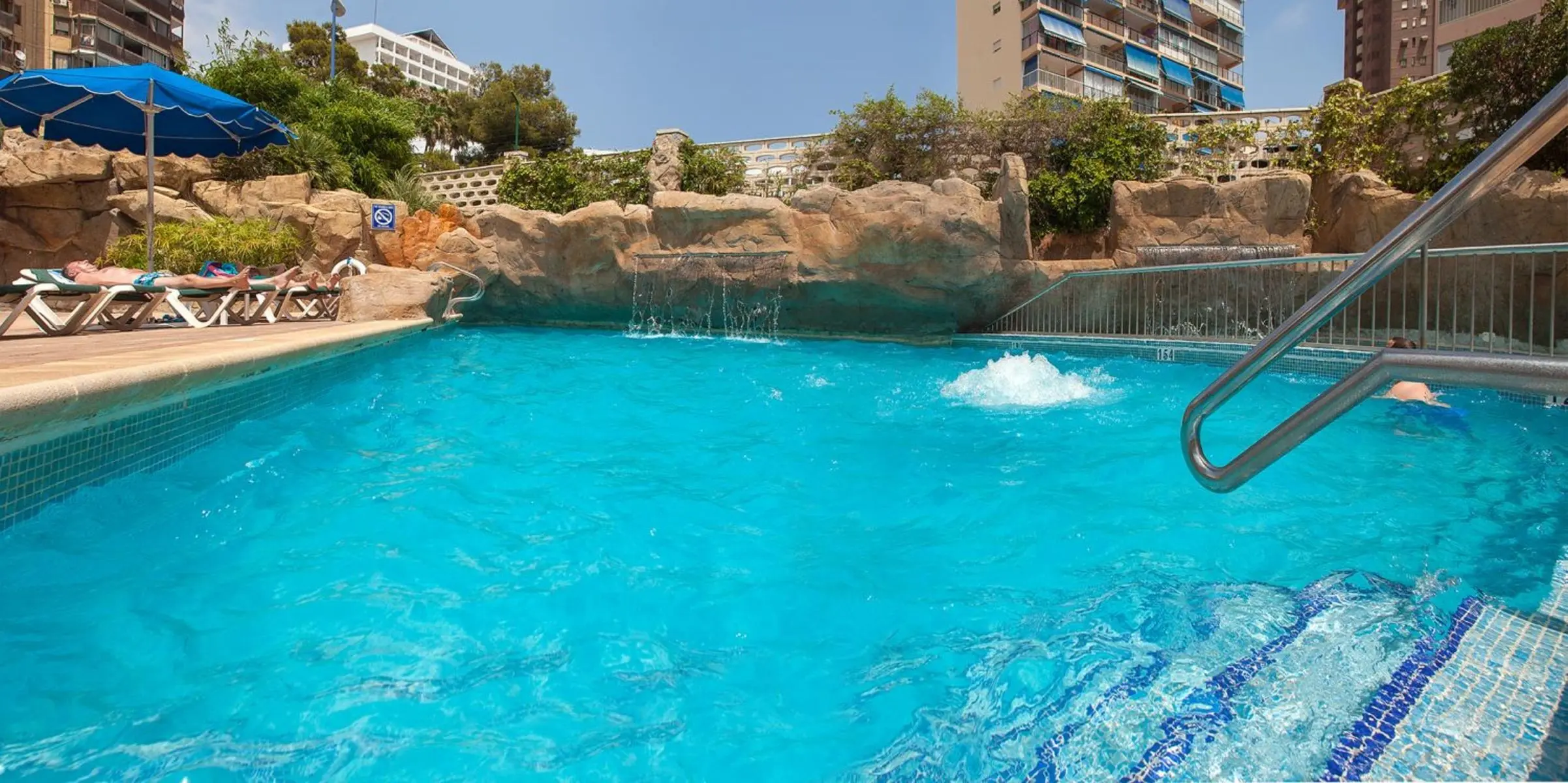 RH Victoria — RH VICTORIA