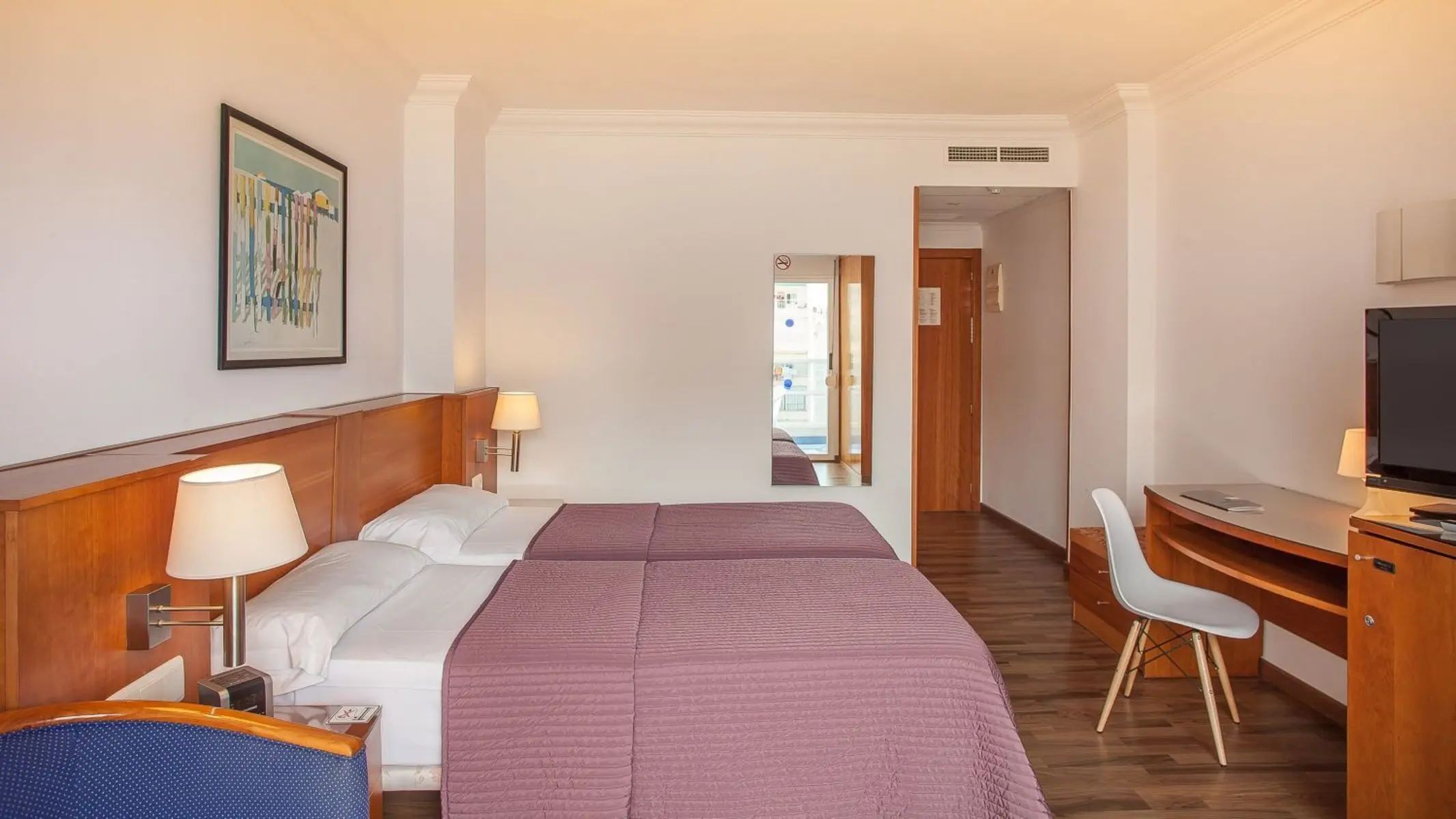 RH Victoria — RH VICTORIA