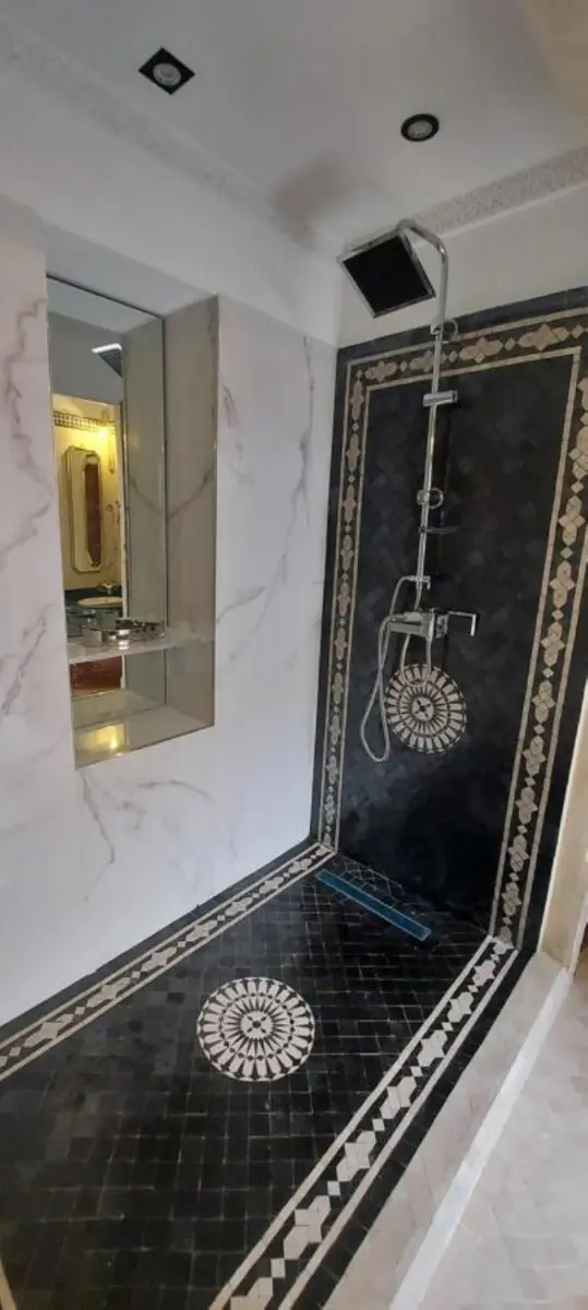 Łazienka w pokoju hotelu Riad Barroko
