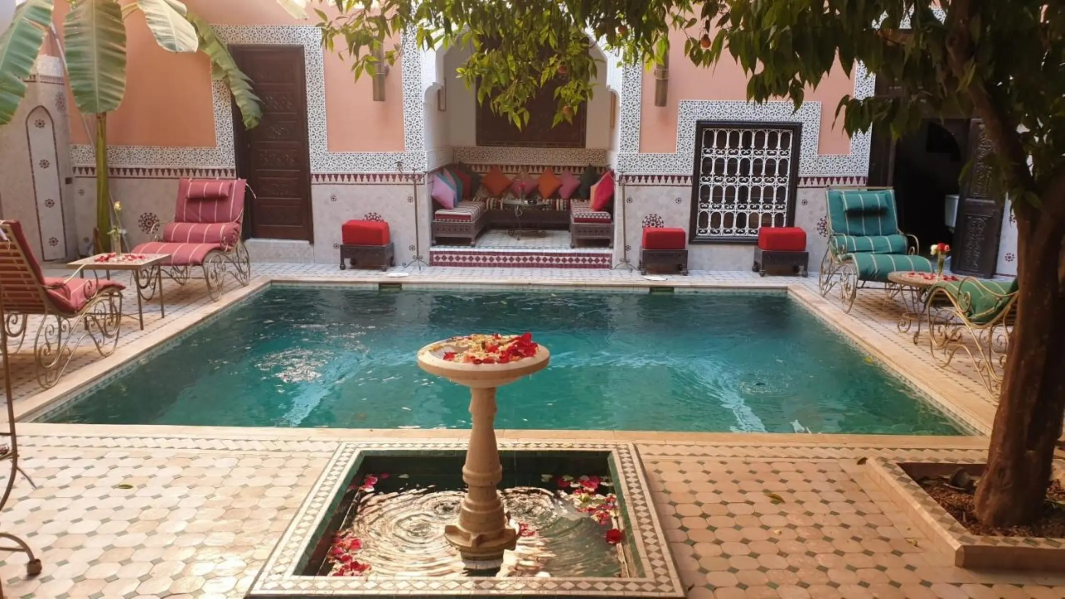 Basen w hotelu Riad Barroko