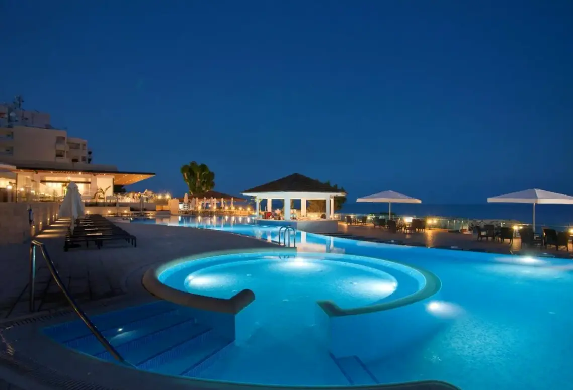 Basen w hotelu Royal Apollonia
