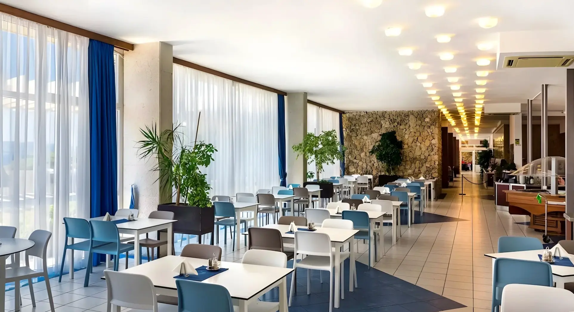 Restauracja i jedzenie w hotelu Sagitta Holiday Village