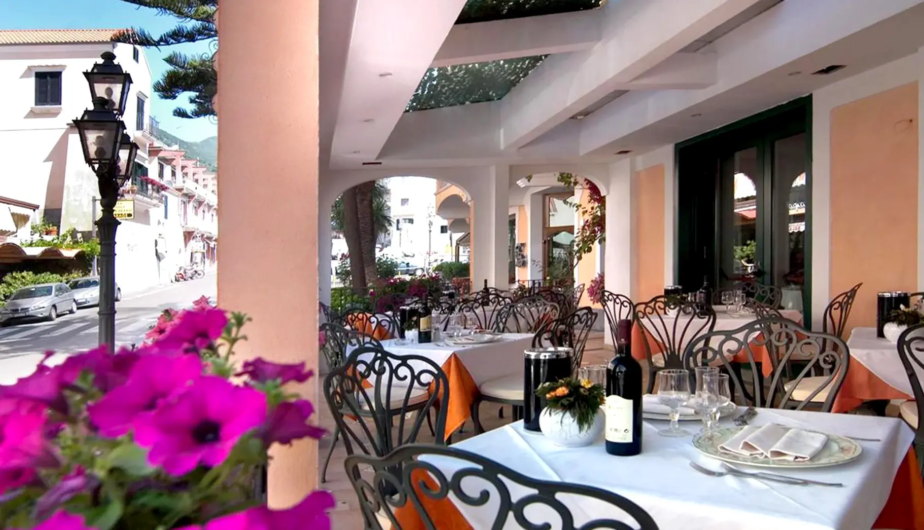 Restauracja i jedzenie w hotelu Santa Lucia
