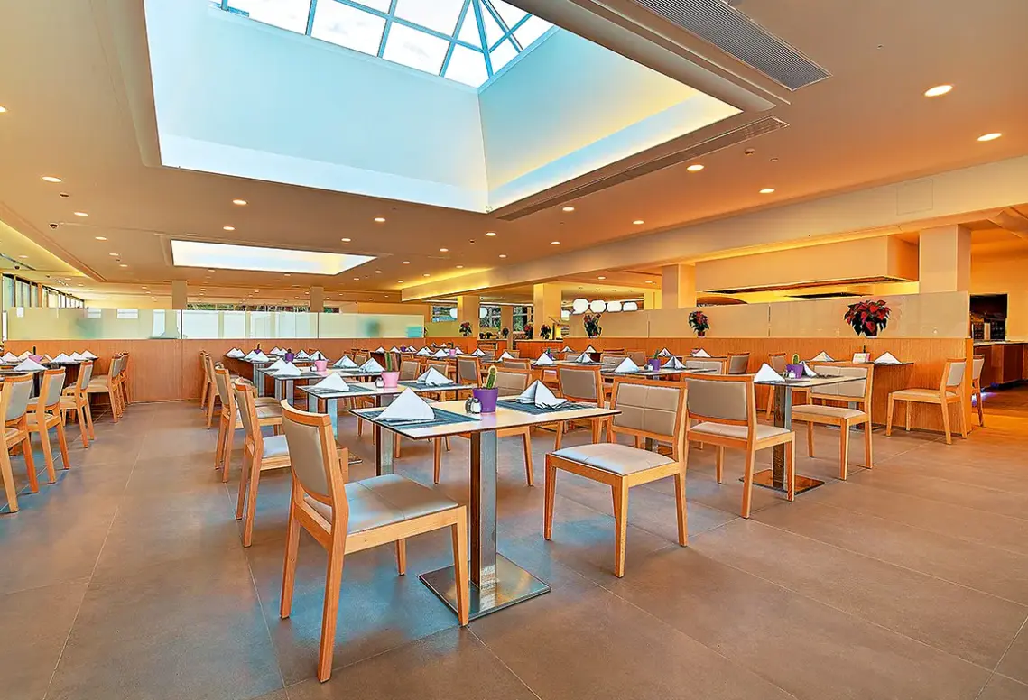 Restauracja i jedzenie w hotelu Sbh Monica Beach Resort