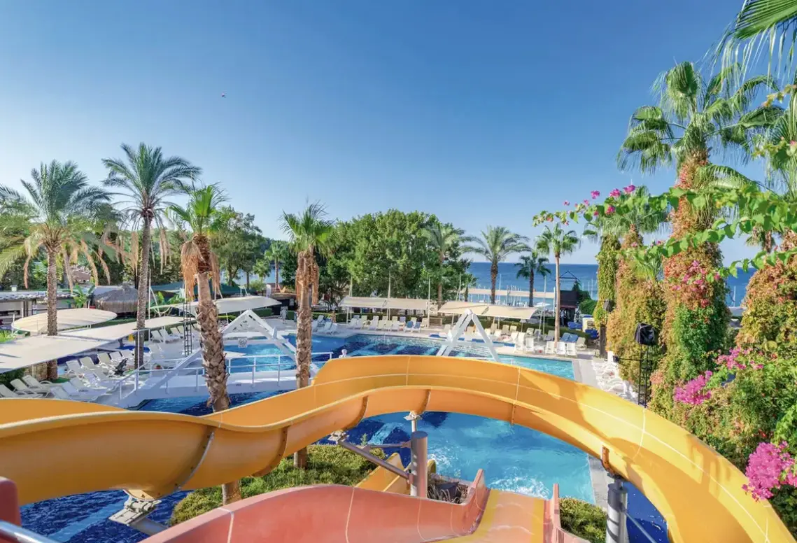 Basen w hotelu Sealife Buket Resort & Beach Hotel