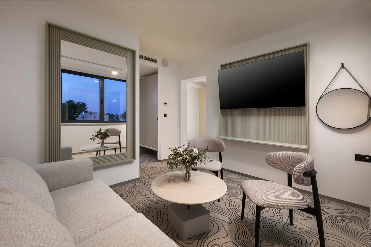 SeeSea — SEESEA HOTEL